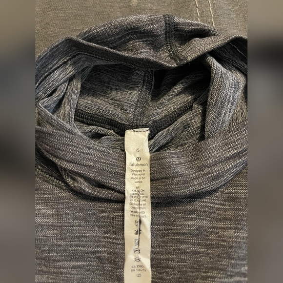 Lululemon wooly wunder baselayer‎ turtleneck top size 6 grey - Picture 6 of 6